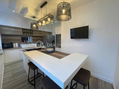 Maison en pierre - 228 m² - 8 pièces