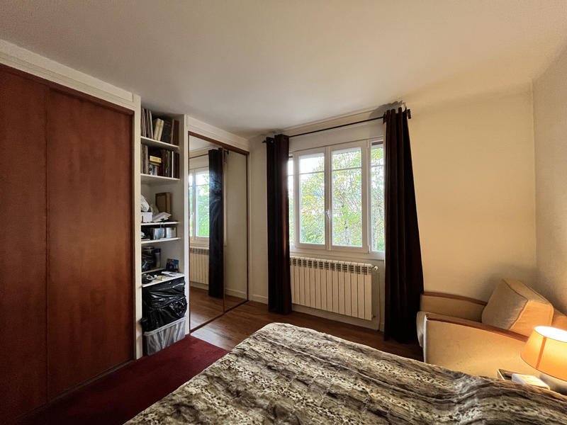 Maison - 216 m² - 9 pièces