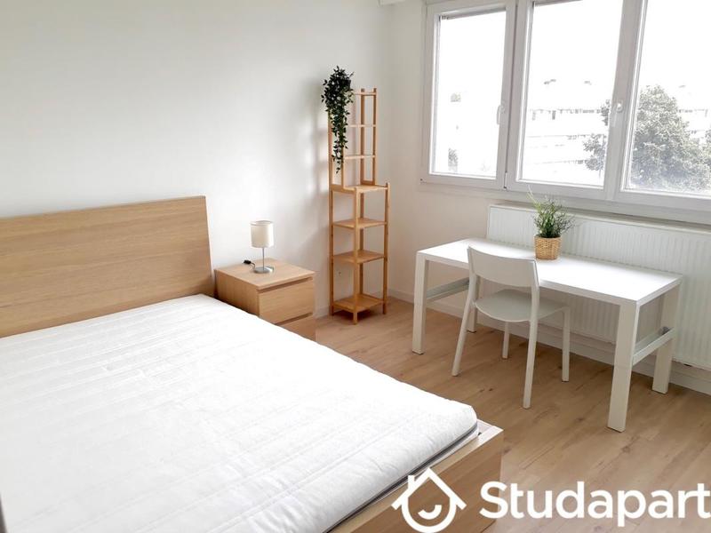 Chambre - 13 m² - 1 pièce