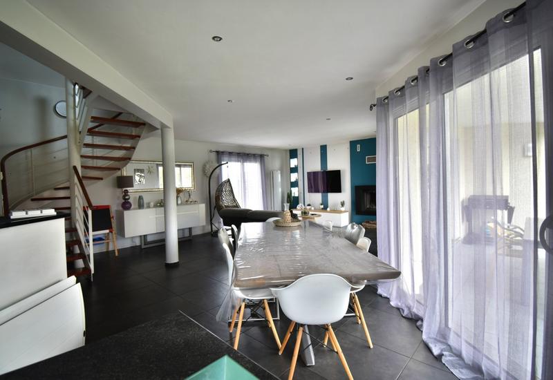 Maison - 145 m² - 5 pièces