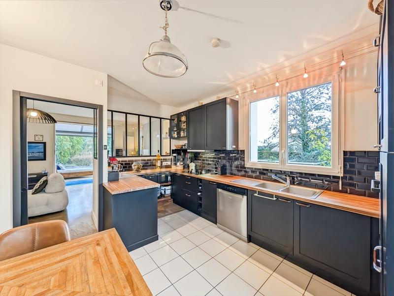 Maison - 189 m² - 7 pièces