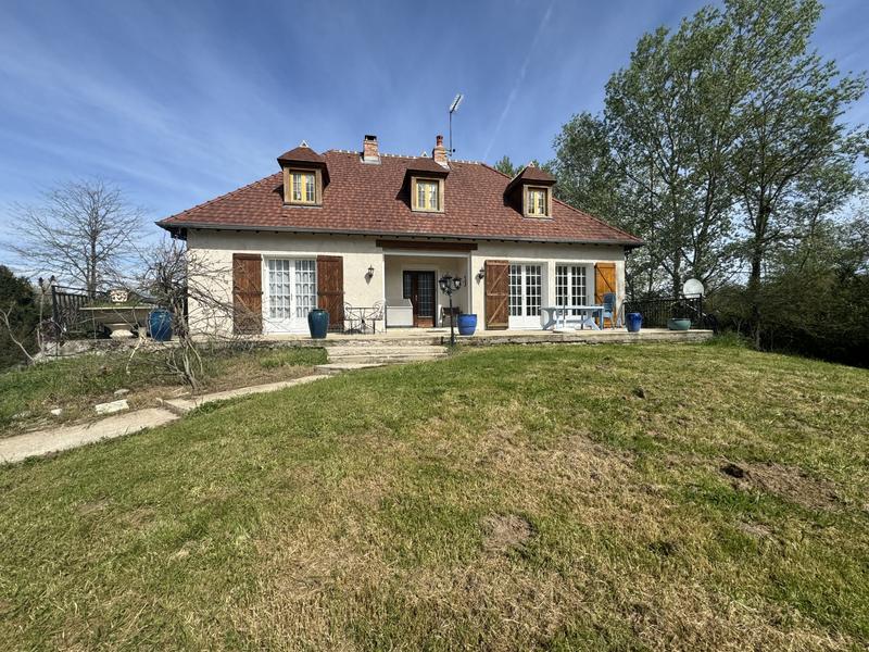Villa - 217 m² - 8 pièces