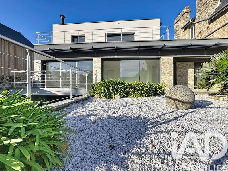 Maison de ville - 166 m² - 9 pièces