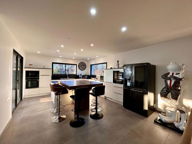 Maison - 190 m² - 6 pièces