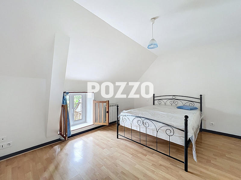 Maison - 255 m² - 7 pièces