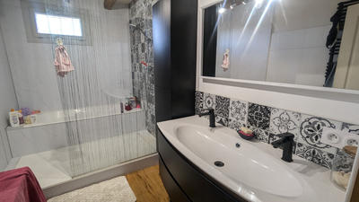 Maison - 224 m² - 8 pièces