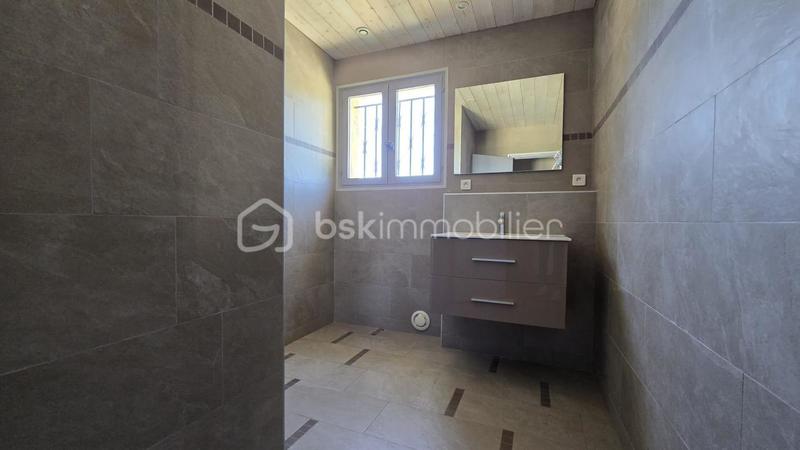 Maison en pierre - 223 m² - 7 pièces