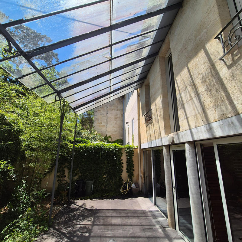 Bureau - 121 m² - 5 pièces