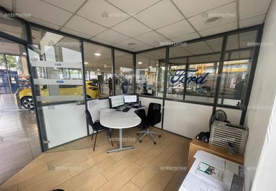 Local commercial - 1 450 m²