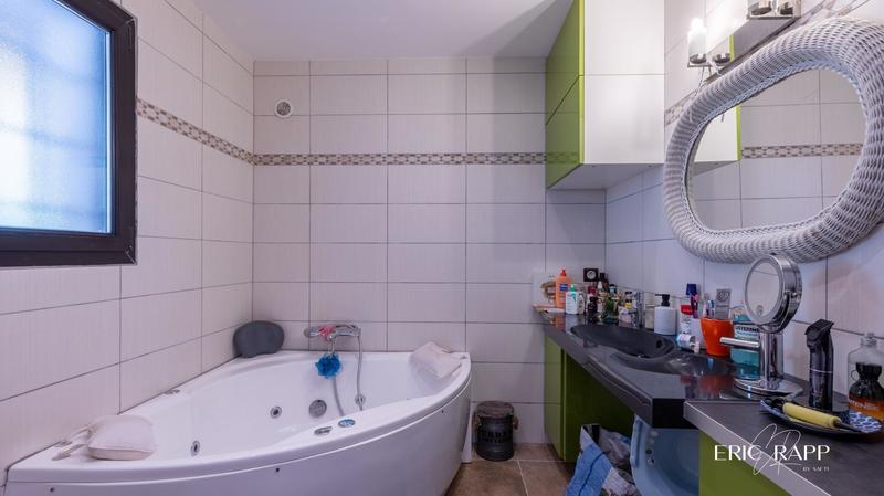 Villa - 247 m² - 6 pièces