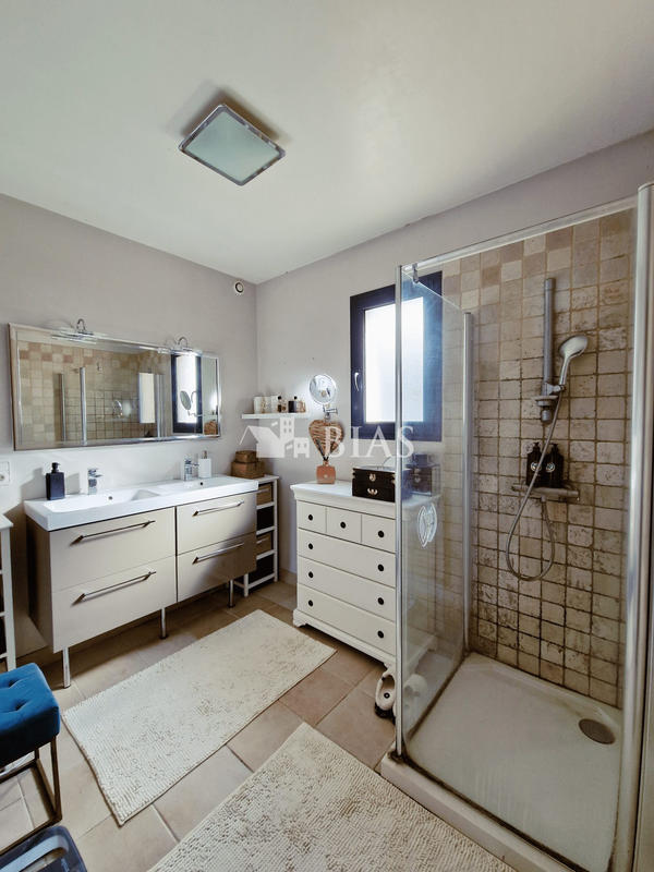 Maison contemporaine - 197 m² - 6 pièces