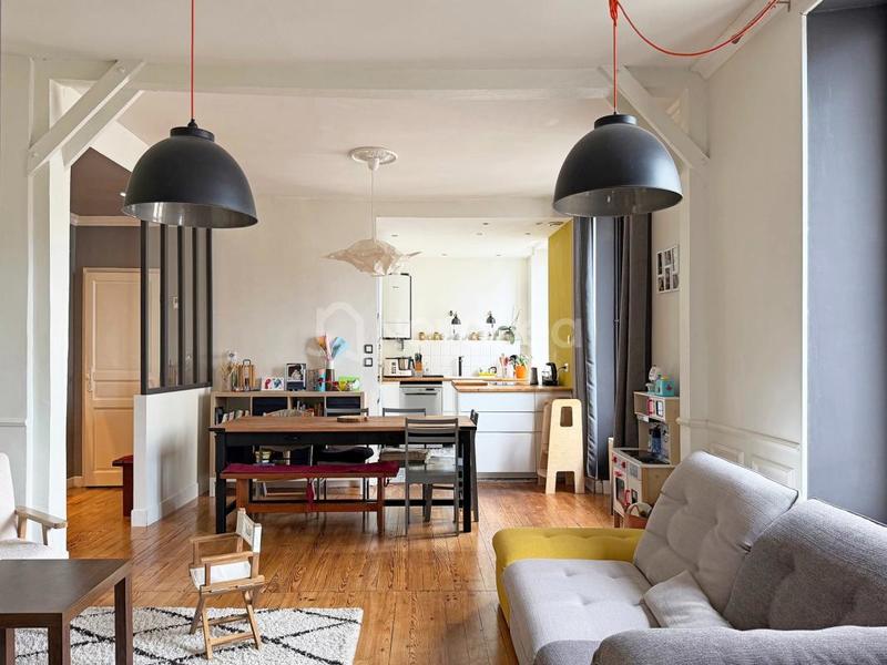 Appartement - 104 m² - 6 pièces