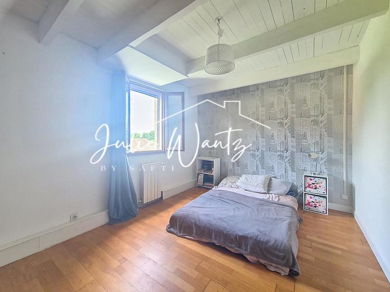 Maison - 186 m² - 6 pièces