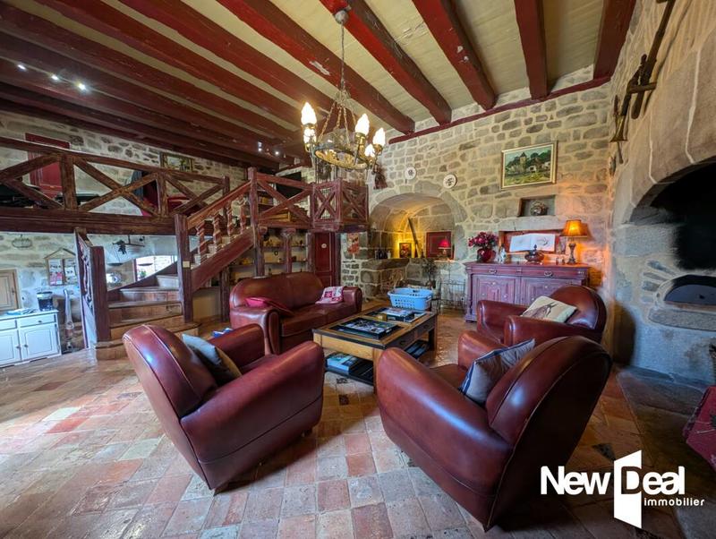 Propriété - 230 m² - 10 pièces