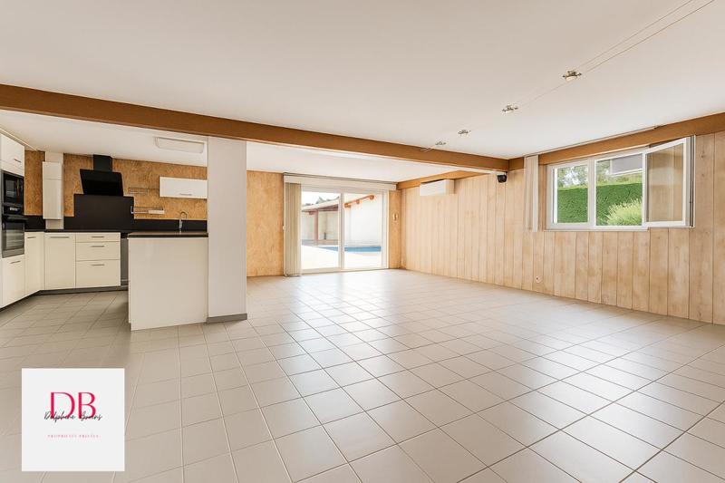 Maison - 92 m² - 5 pièces