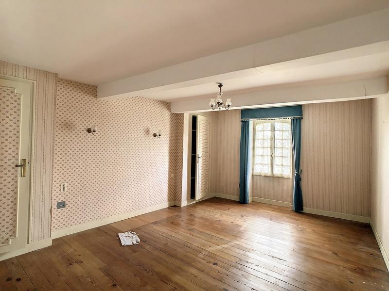 Maison - 460 m² - 13 pièces