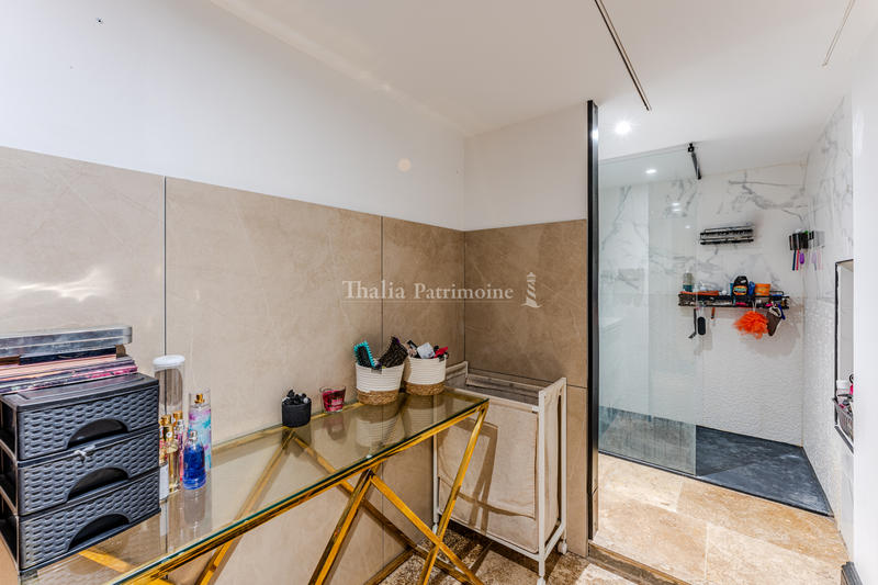 Maison - 192 m² - 7 pièces