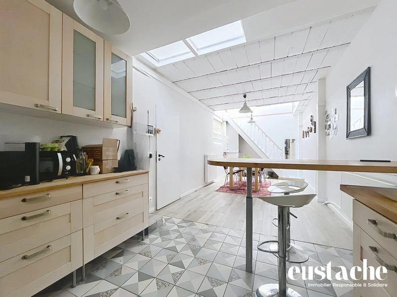 Loft - 80 m² - 3 pièces