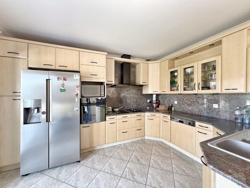 Maison - 206 m² - 6 pièces