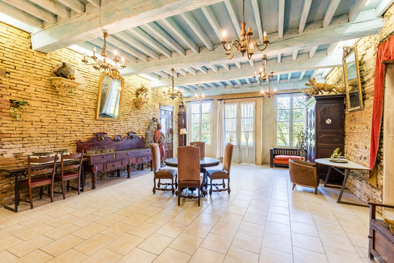 Propriété - 500 m² - 13 pièces