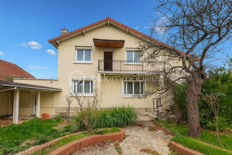 Maison - 473 m² - 7 pièces