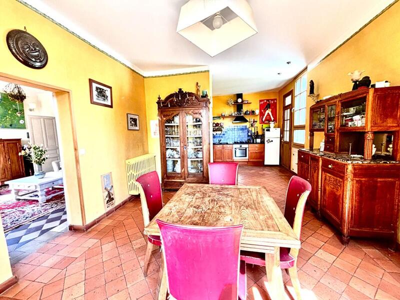 Maison - 190 m² - 8 pièces