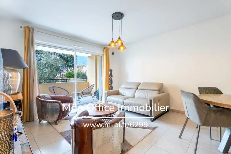 Appartement - 75 m² - 3 pièces