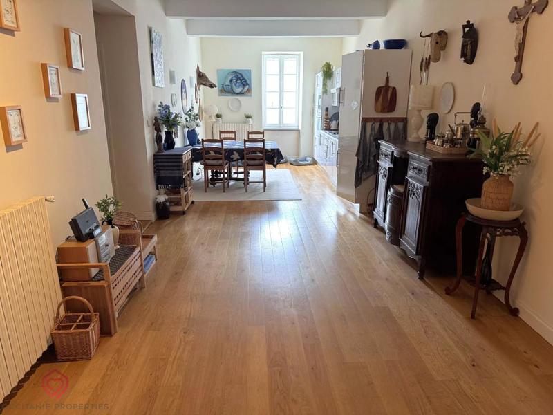 Maison de village - 217 m² - 5 pièces