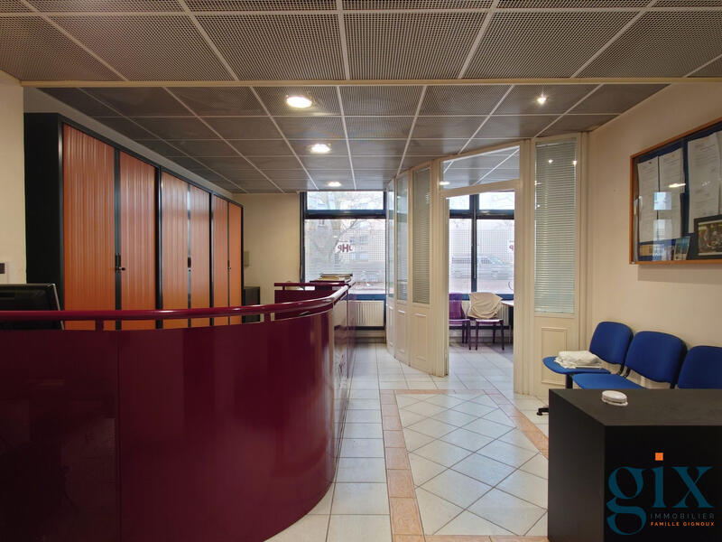 Local commercial - 70 m² - 3 pièces