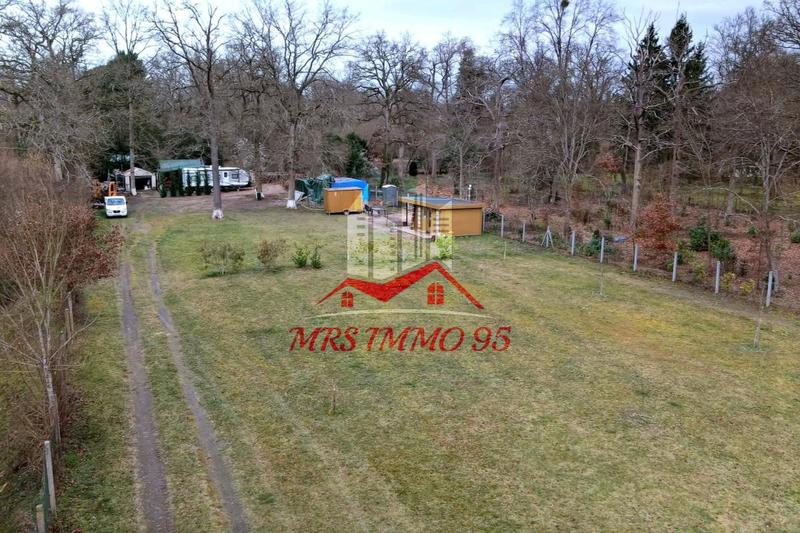 Propriété - 389 m² - 8 pièces