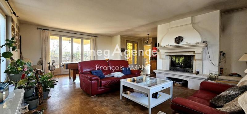 Maison traditionnelle - 240 m² - 7 pièces