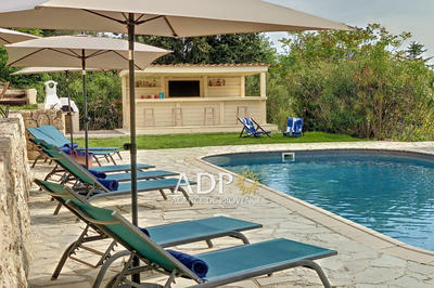 Maison - 250 m² - 7 pièces