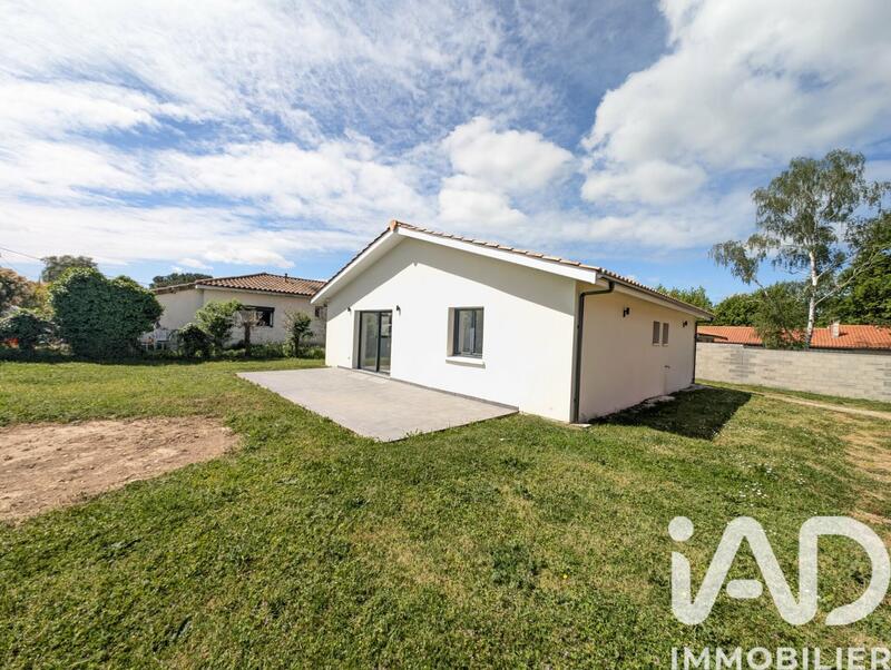 Maison - 93 m² - 4 pièces