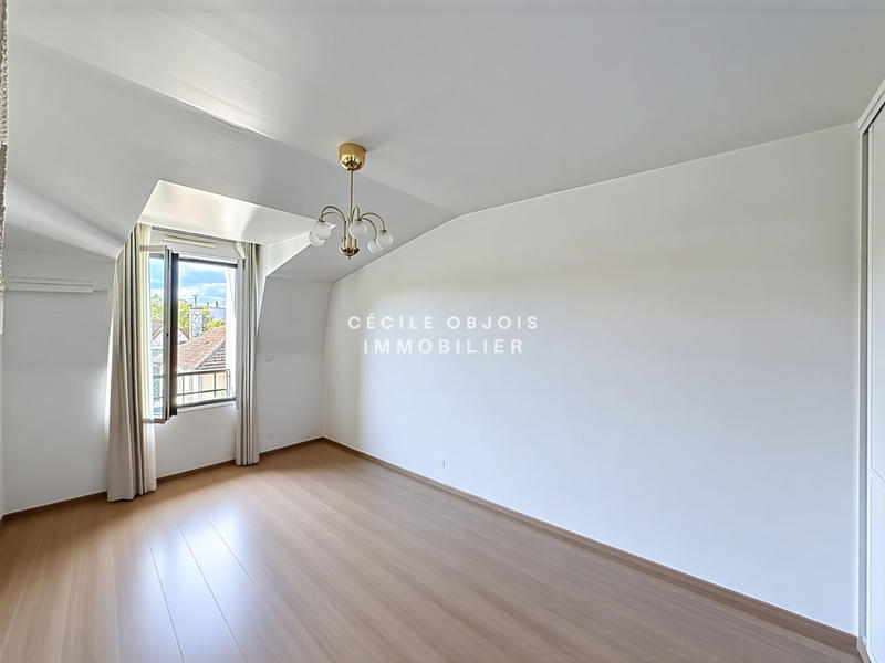 Appartement - 90 m² - 4 pièces