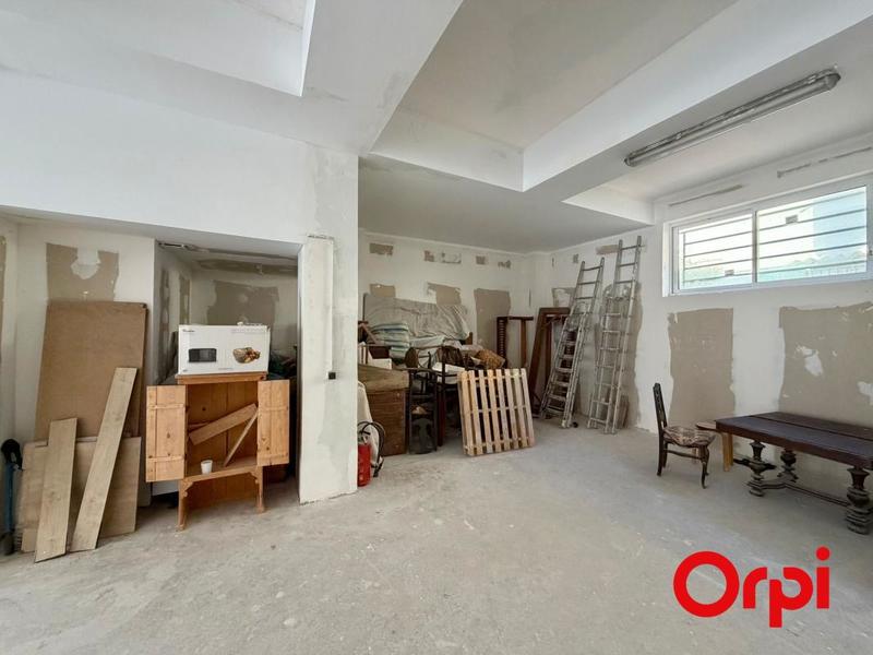 Maison - 236 m² - 6 pièces