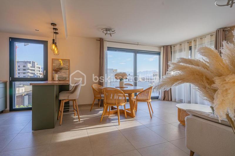 Appartement - 65 m² - 3 pièces