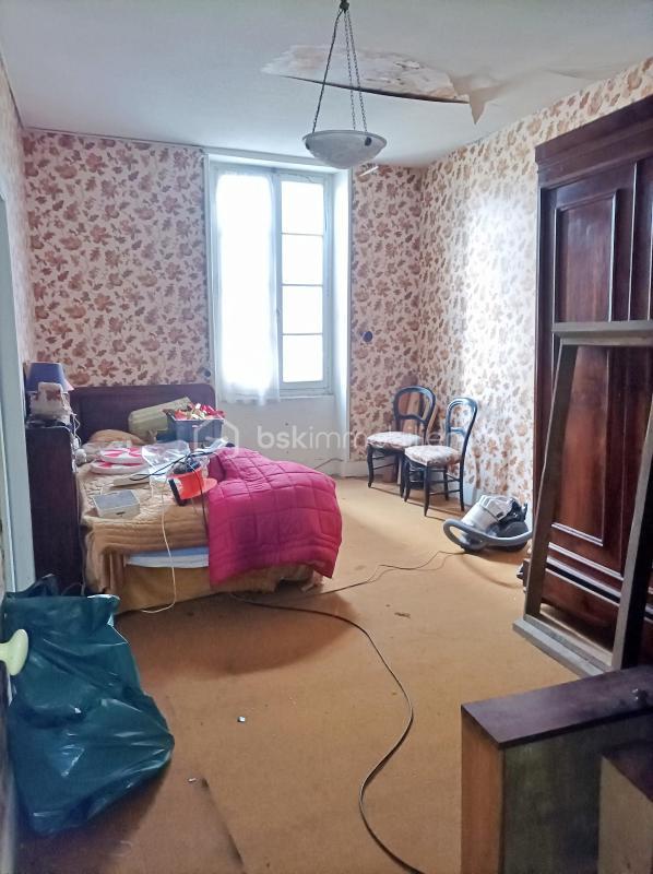 Maison - 240 m² - 6 pièces