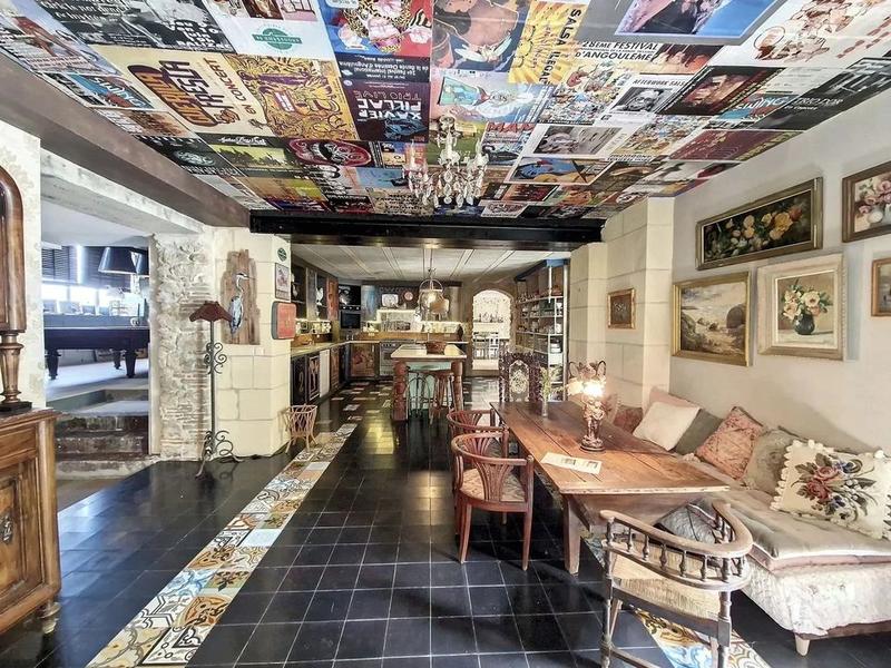 Demeure - 1 000 m² - 20 pièces