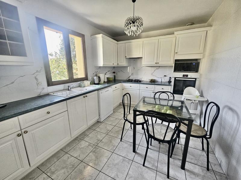 Maison traditionnelle - 115 m² - 7 pièces