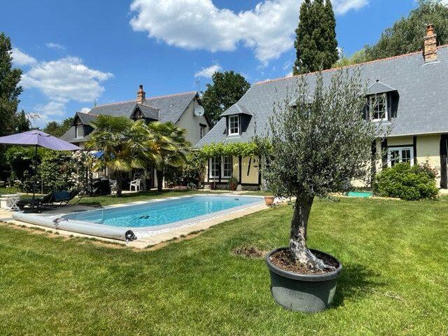 Maison - 210 m² - 7 pièces