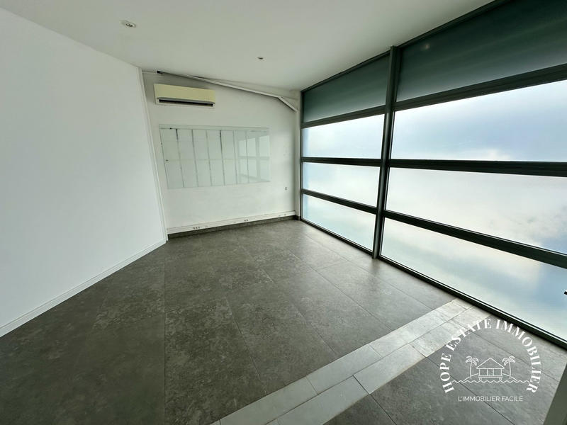 Local d'activités - 755 m²