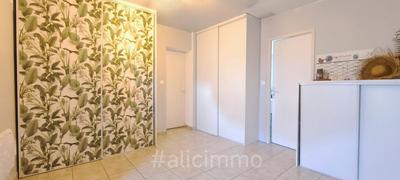 Maison - 300 m² - 8 pièces