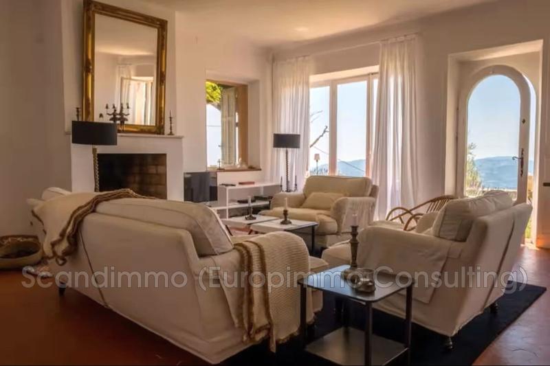 Maison - 250 m² - 9 pièces