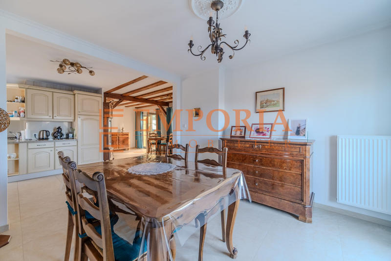 Maison - 250 m² - 9 pièces