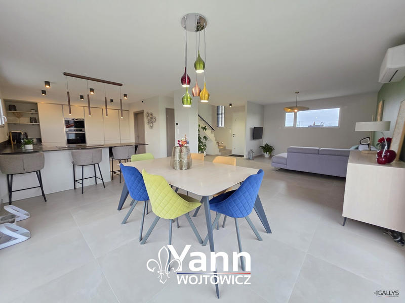 Maison - 126 m² - 5 pièces