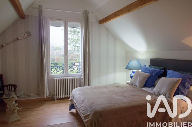 Maison - 202 m² - 9 pièces
