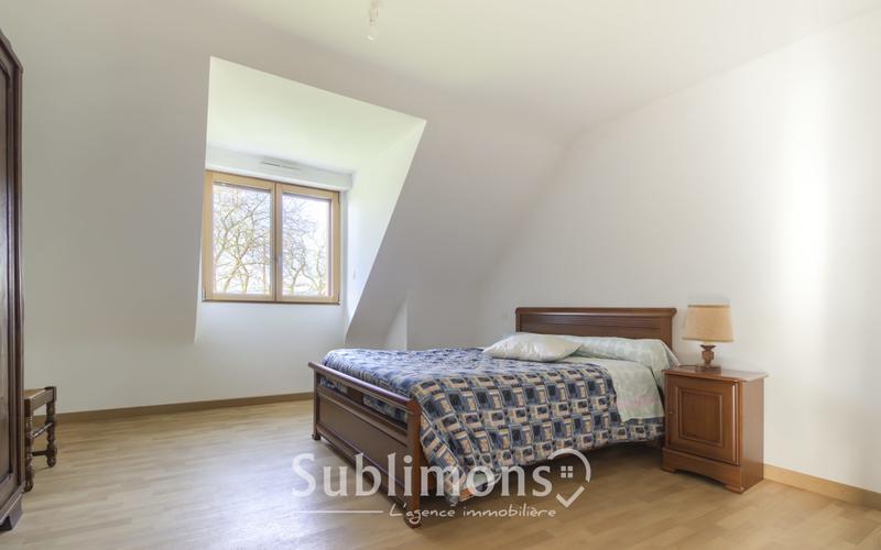 Maison traditionnelle - 203 m² - 9 pièces