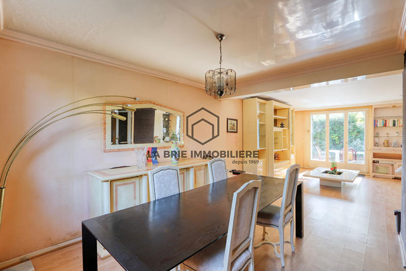 Maison - 177 m² - 7 pièces