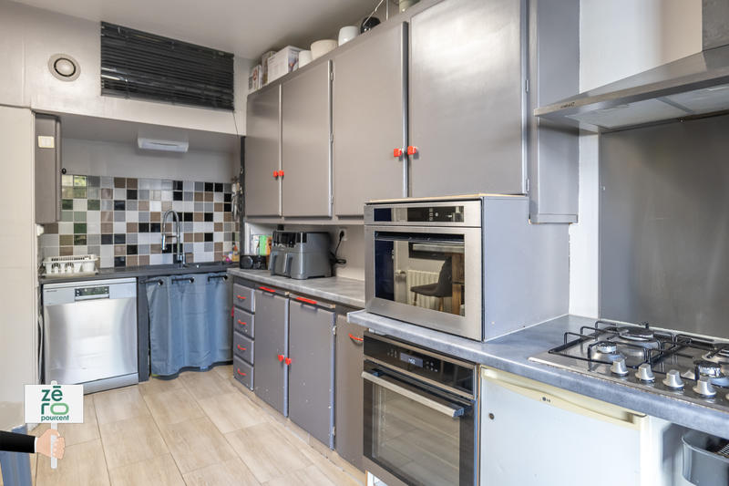 Maison - 230 m² - 10 pièces