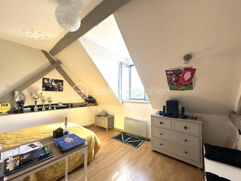 Maison - 201 m² - 6 pièces